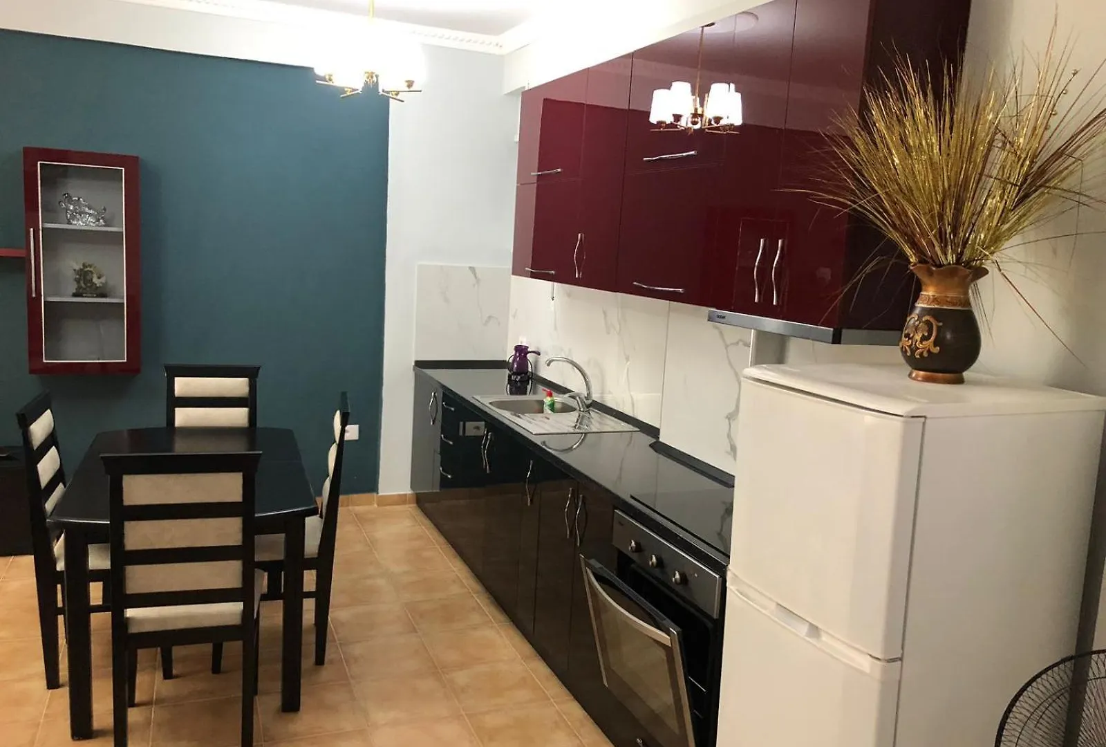 Topi Apartments Vlorë 0*,  阿尔巴尼亚